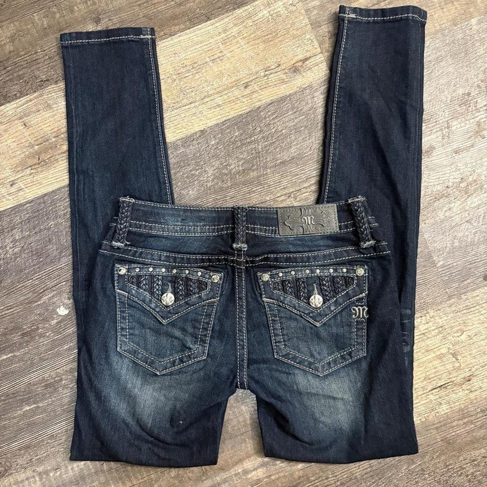 Y2K 2000s grunge size 25 low rise Miss Me Jeans