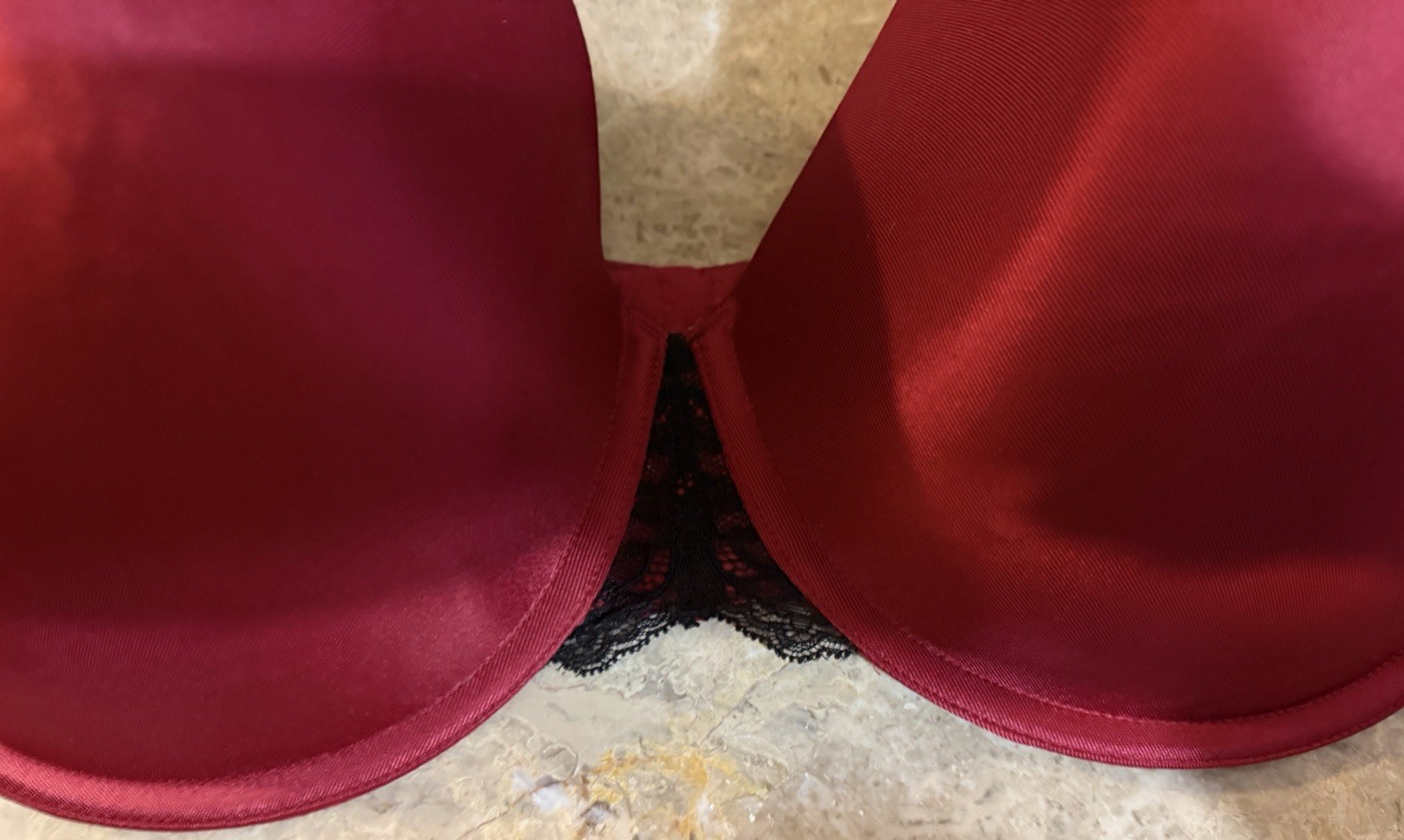 VINTAGE CATHERINES INTIMATES MAROON & BLACK BRA! 50 D