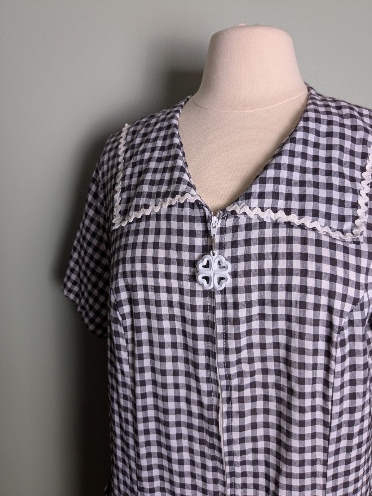 Vintage 1960s Black White Gingham Zip Front Shift Dress