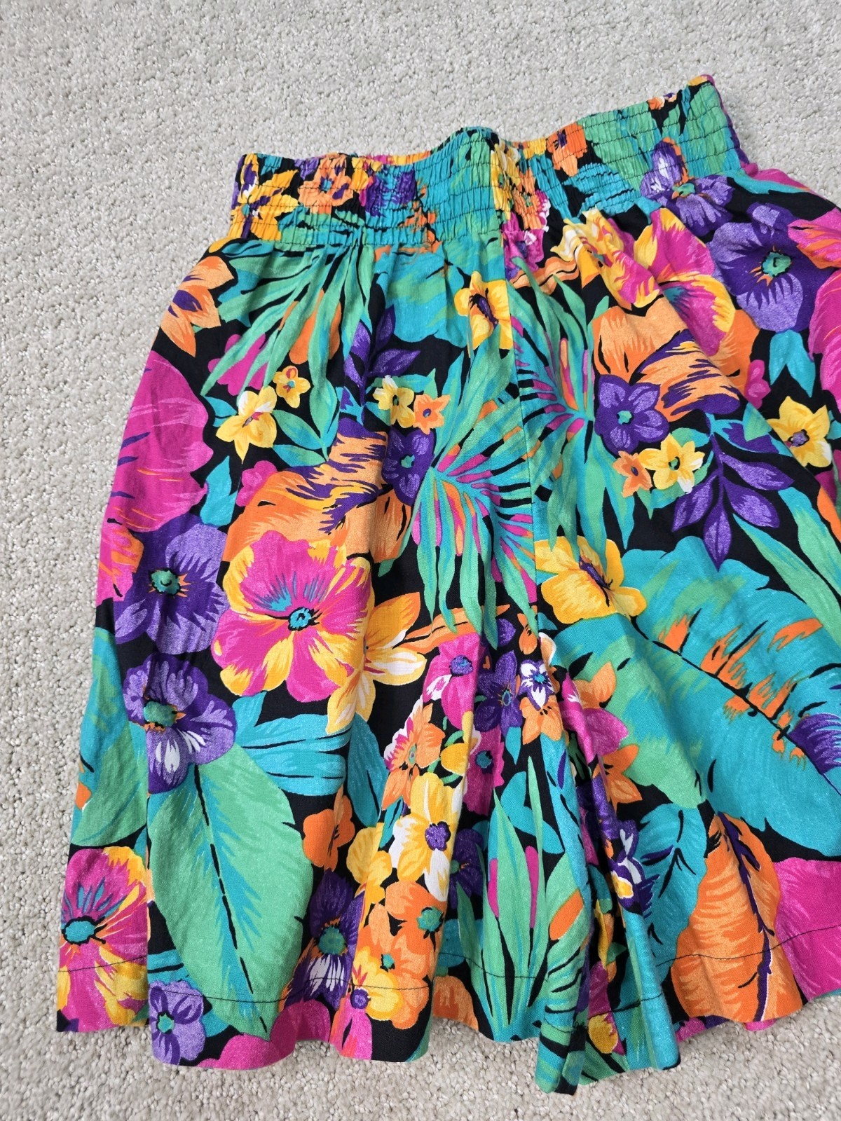 Vintage 80s Medium M Sostanza Multicolor Shorts Stretch Elastic Floral USA Beach
