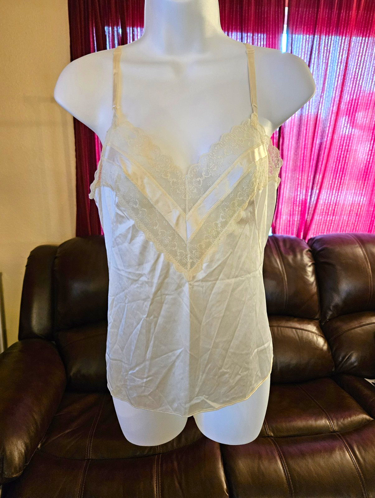 Vintage Vanity Fair Ivory Nylon Lace Trim Camisole Top, Regular Size 32