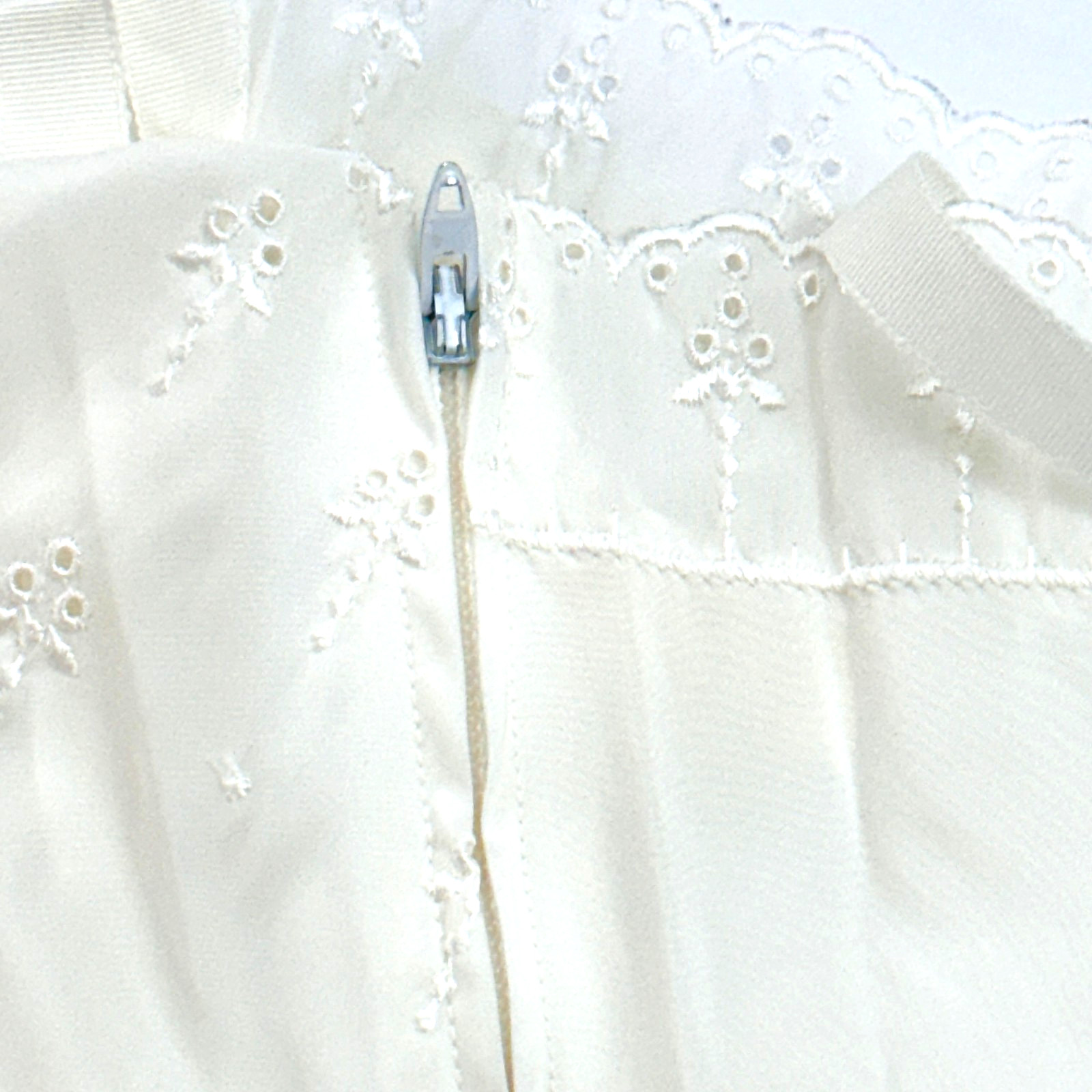 1950s Barbizon Flirt Off White Full Slip Taffeta 32 AV Side Zip Tafredda Flaws