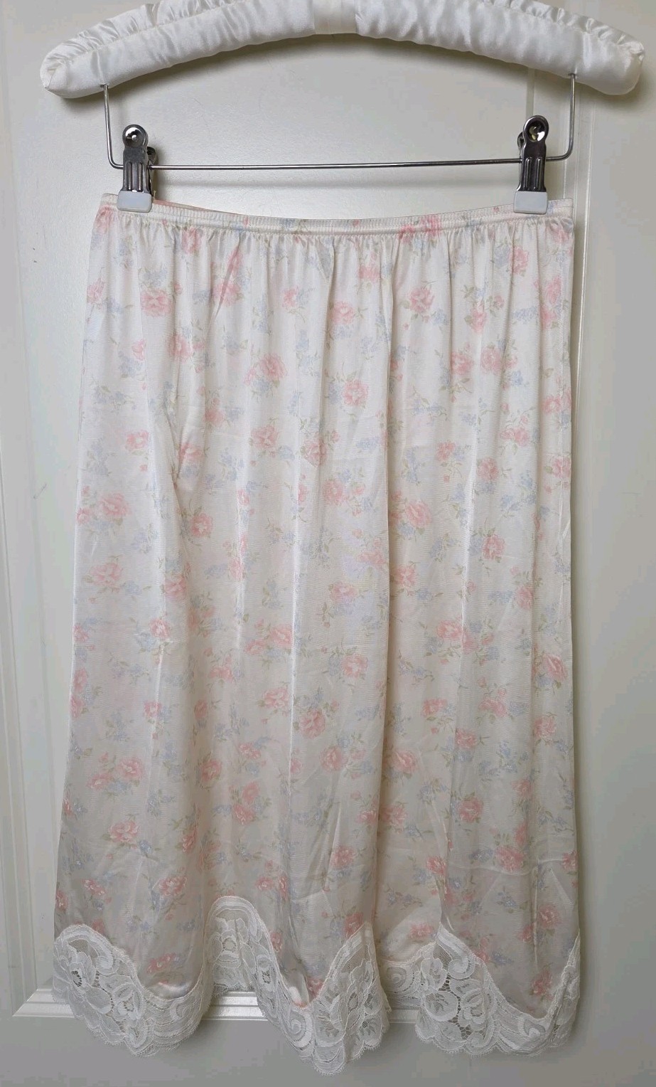 Vtg 1980s Floral HALF SLIP SKIRT Size M Antron Nylon Ivory Lace Vanity Fair