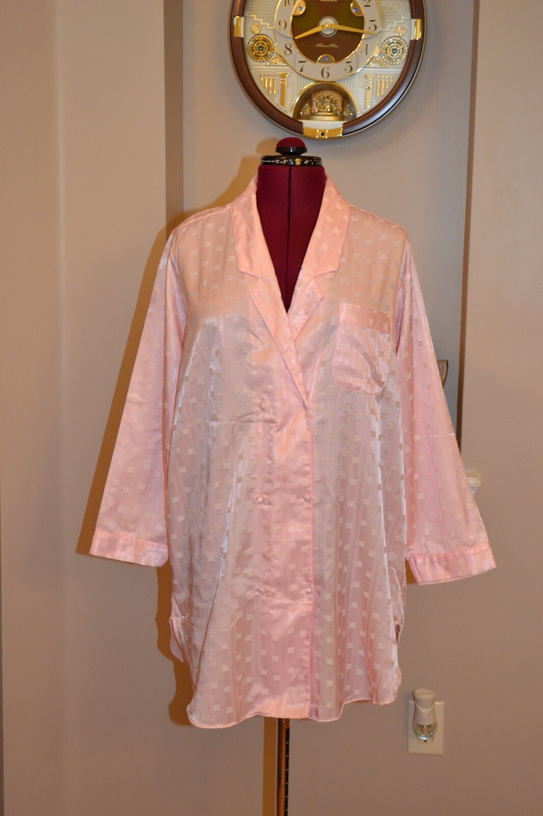 Vandemere NWT Vintage Pink Satin Nylon Button down long sleeve Nightgown, L