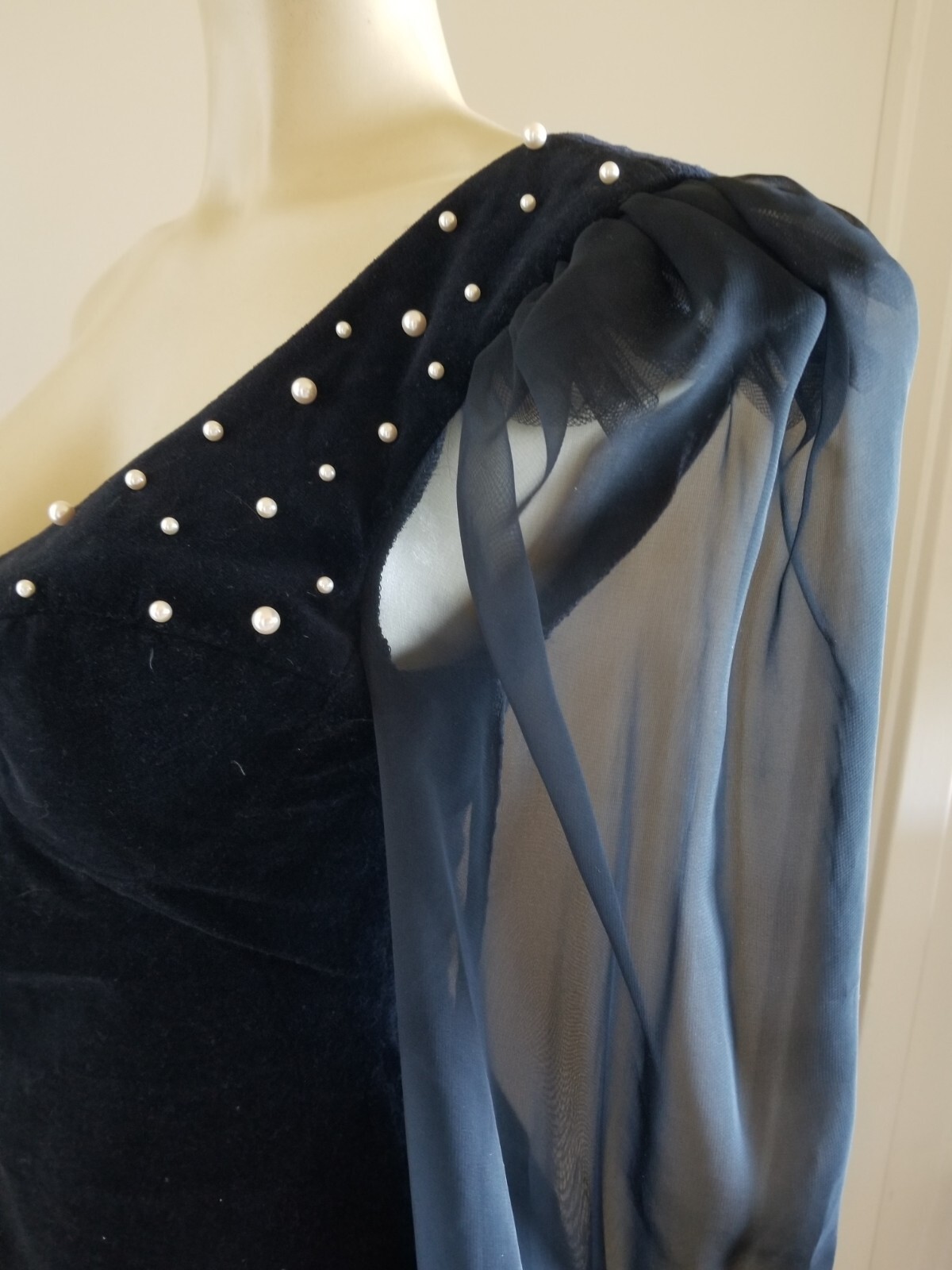 Vintage 80s Karen Okada climax david Howard pearls velour dress