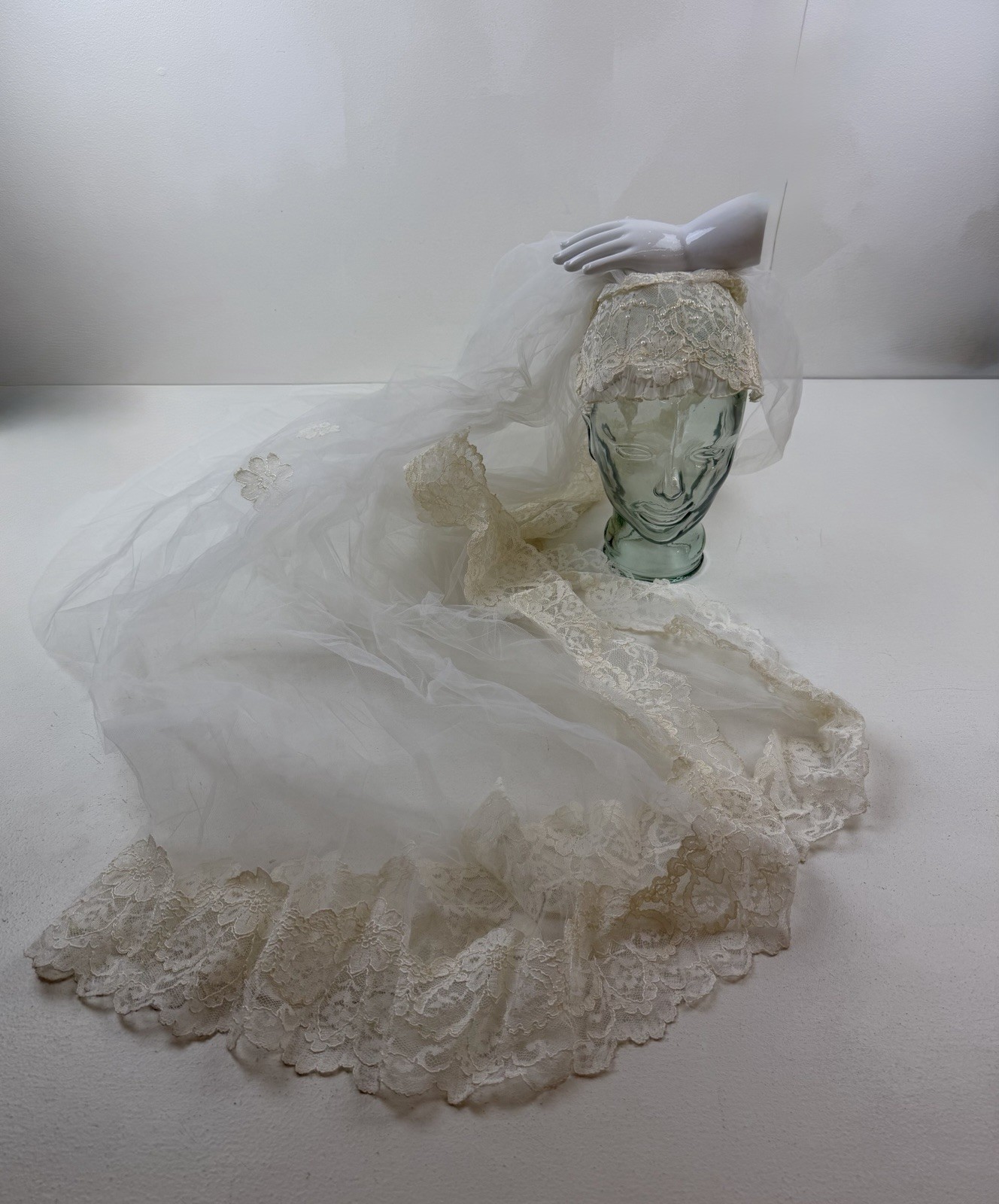 Vtg Bridal Wedding 57″ Veil 2-Tiered Tulle Lace Pearl Wired Cap 1950s/60s