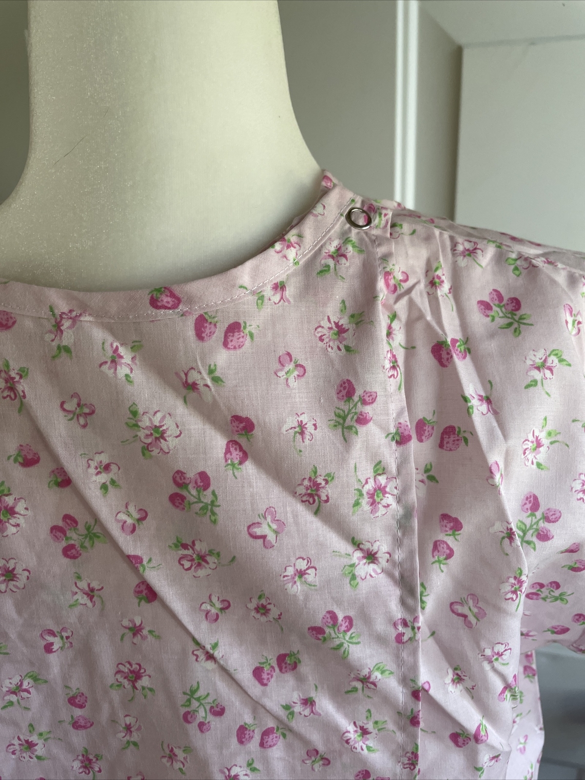 NWT Lady Lindsay Women’s Small Floral Hospital Gown Snap Open Back Dress Pink 2