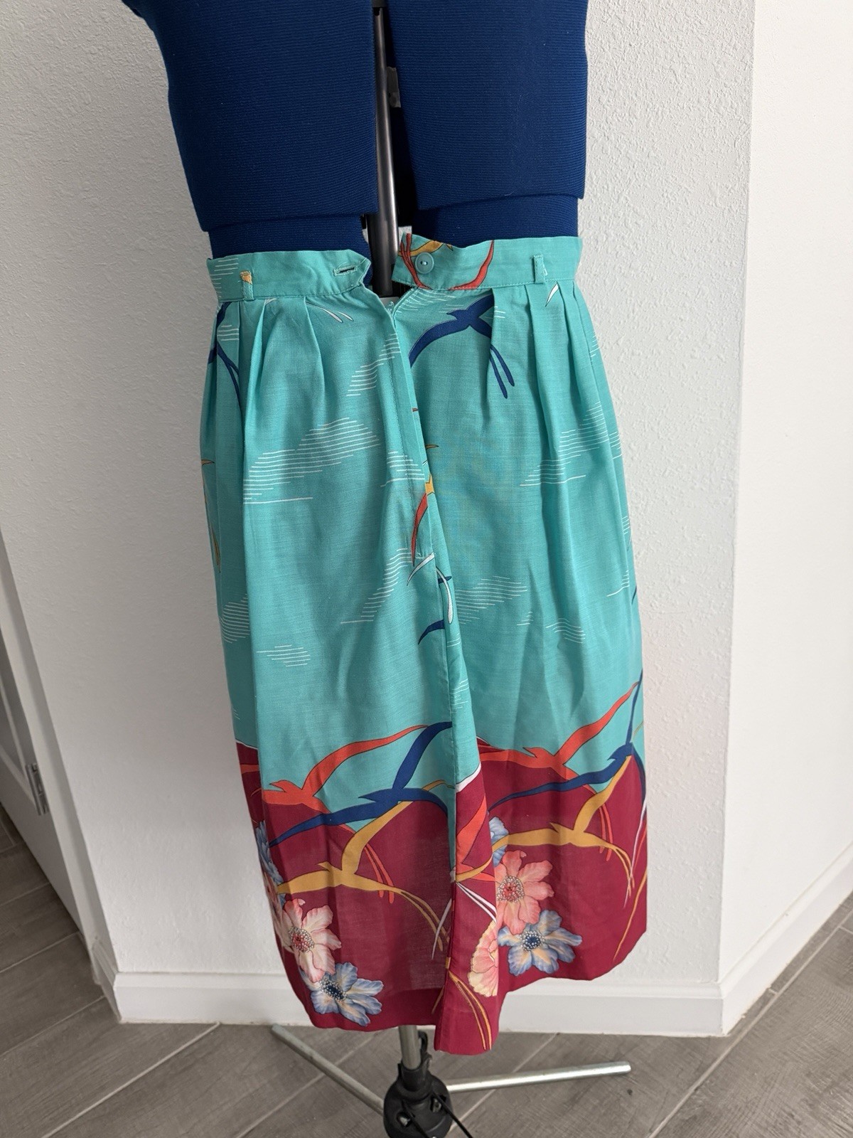 Vtg 70’s Women’s High waist Skirt Size 28 Waist Small Birds Flowers Hippie Boho