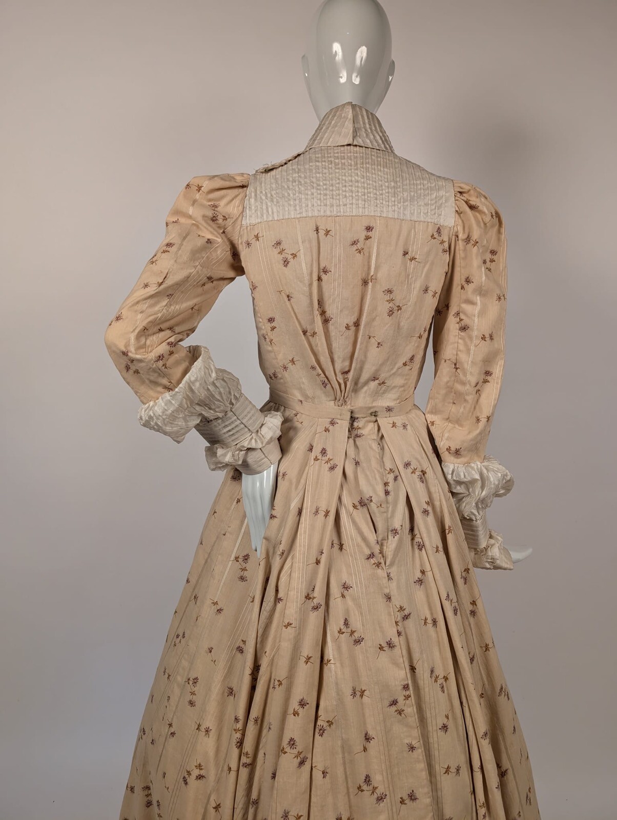 EARLY EDWARDIAN FLORAL PRINT BLONDE WOOL DRESS W SNOW WHITE SILK DE CHINE