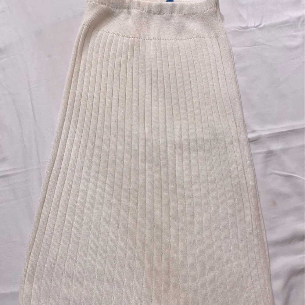 70’s/80’s Vintage Winter White Knitted Skirt & Sweater Set