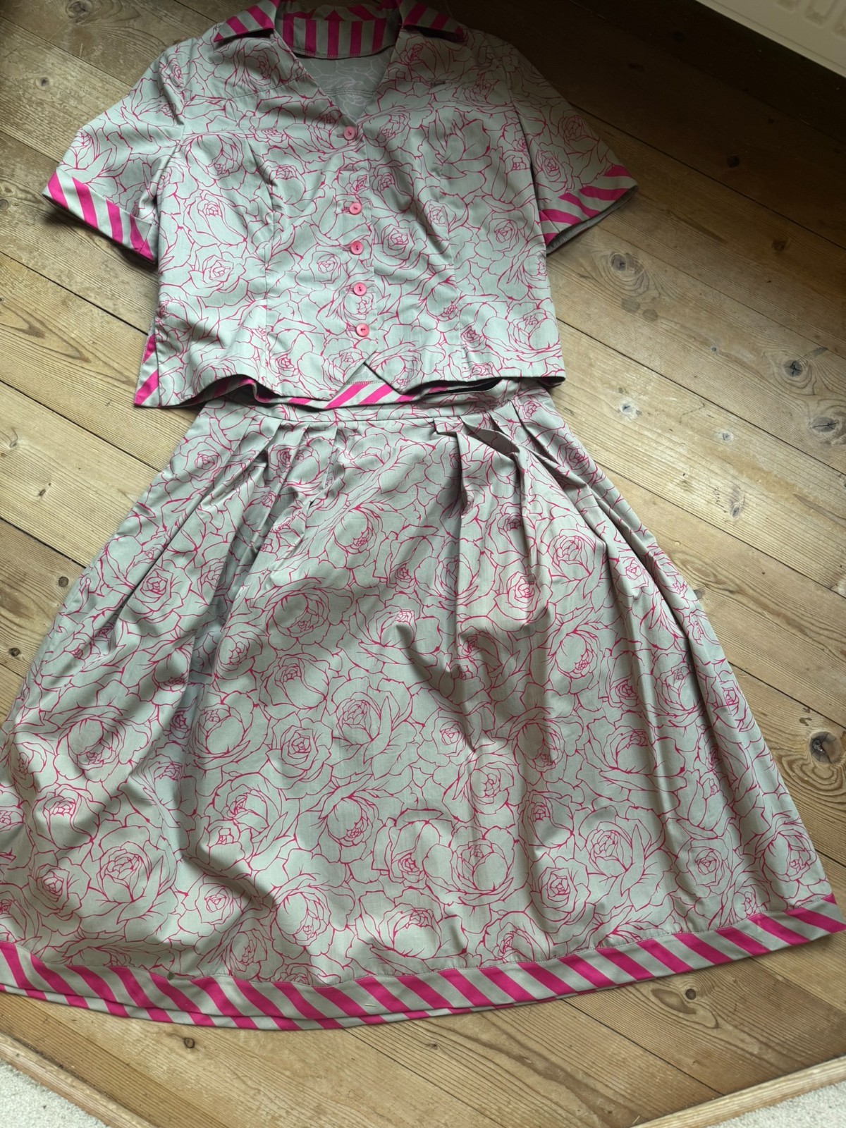 Vintage Fancy Dress 60s Handmade Cotton Roses Spencer Pleated Skirt 38 40