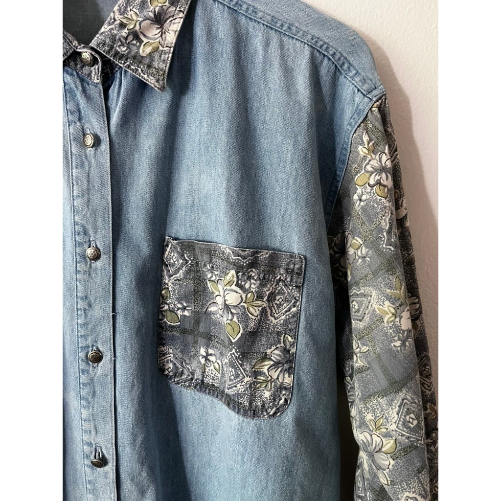 Gitano Vintage Button Down Denim and Floral Shirt 90s Classic Top size medium