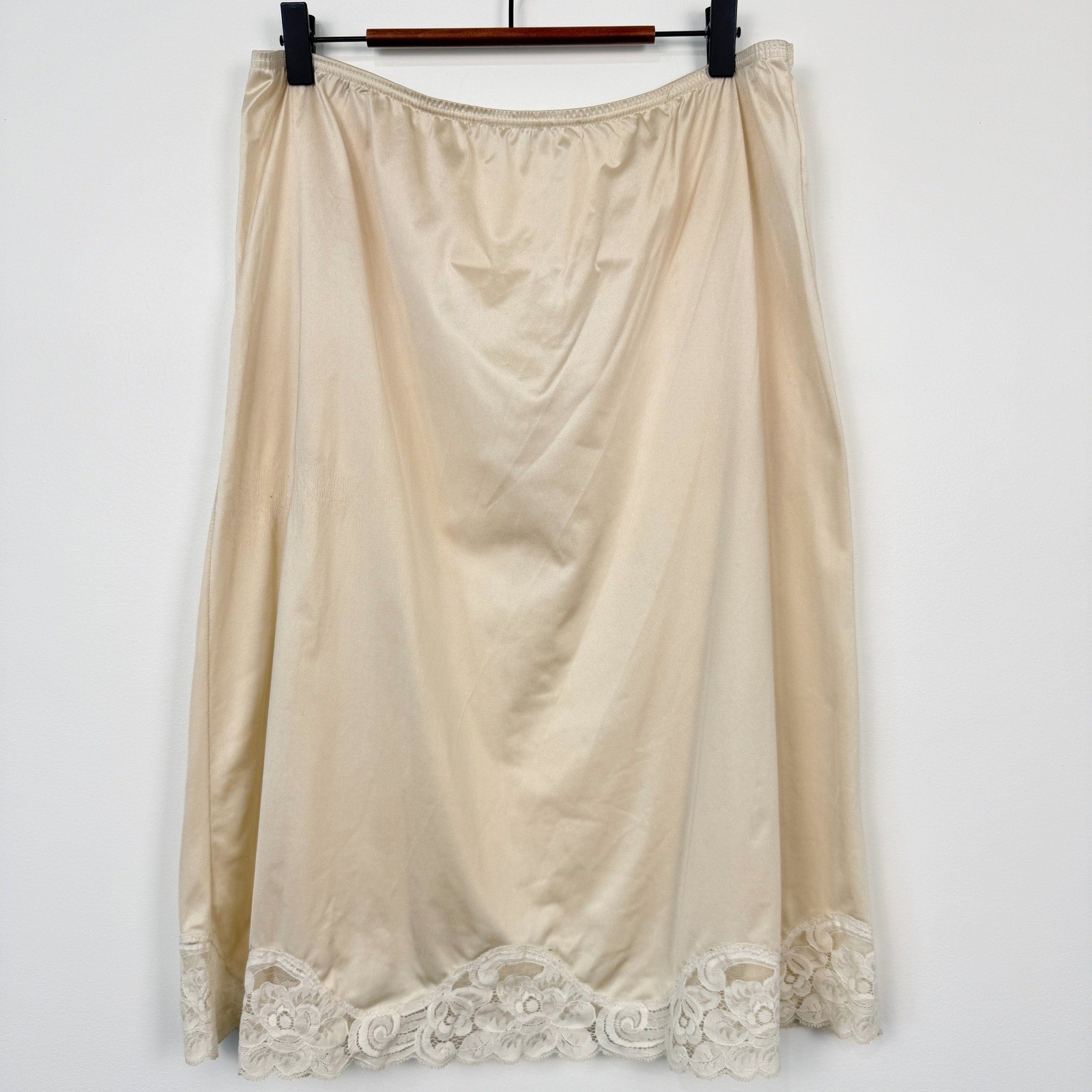 Vintage Vanity Fair Nylon Half Slip Skirt Womens Large Beige Champagne Lace Trim