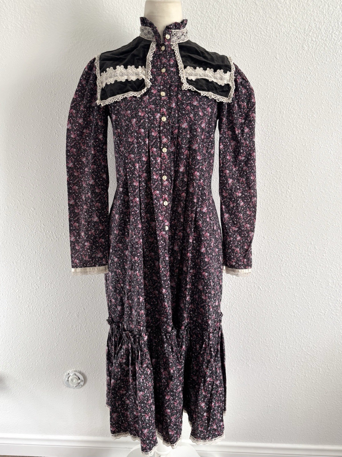 Vintage 1970’s Gunne Sax Blue Bow Print Floral Button Down Dress 5 S Victorian