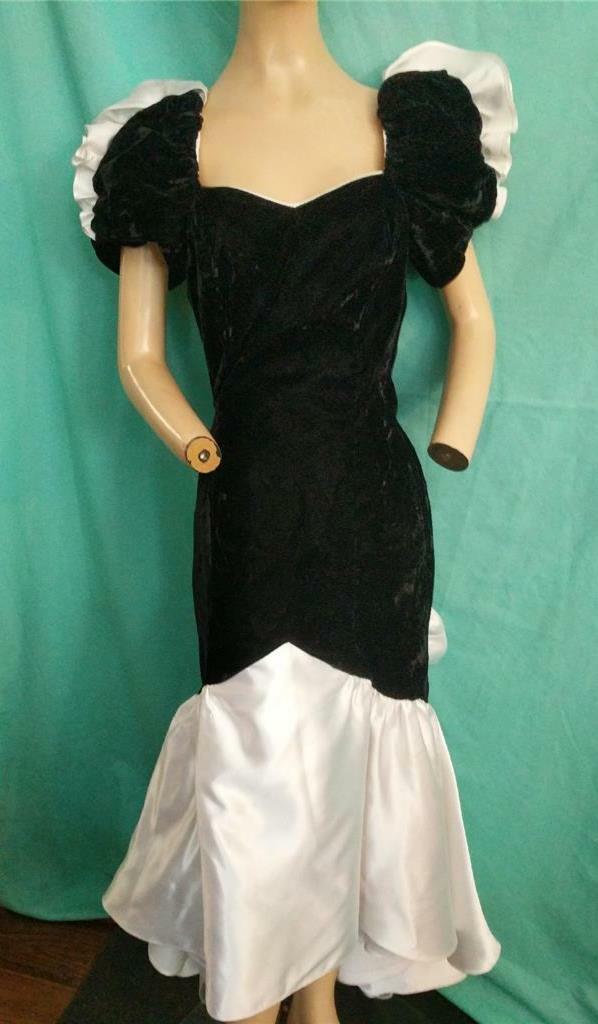 1980’s VINTAGE BLACK VELVET & WHITE SALSA PROM EVENING DRESS-34″ BUST-USA