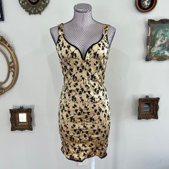 Vintage Vanity Fair Gold Satin liquid Floral Slip Dress (36 / 18″)