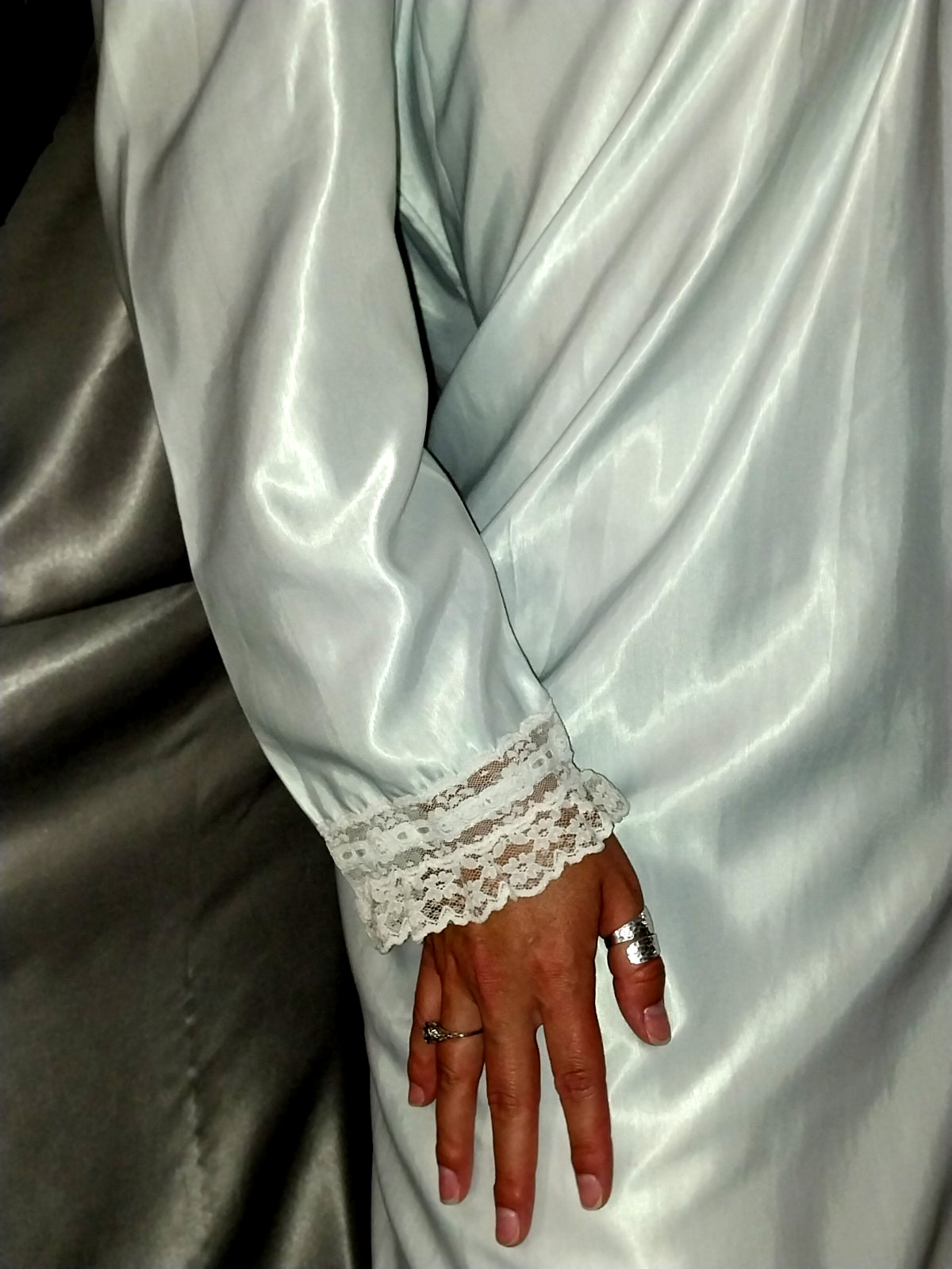 80S SATIN SHINY MINT ANASTASIA NIGHTGOWN VICTORIAN NIGHTGOWN EMBRD GOWN SEARS 42