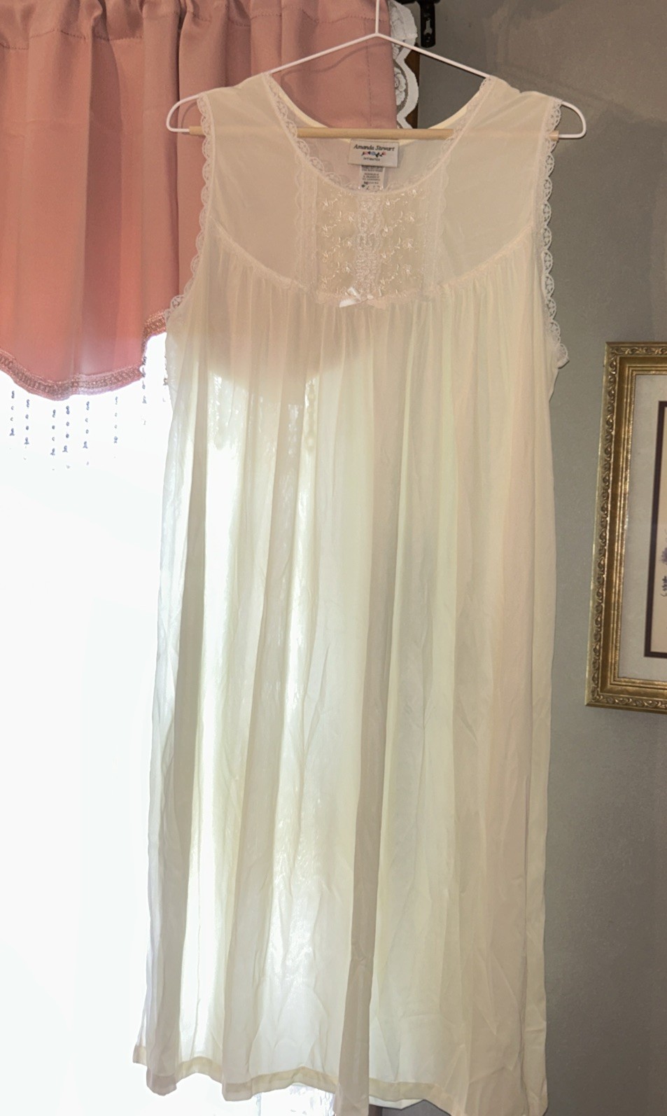 Vintage Women’s Medium Amanda Stewart Intimates Nightgown Pale Yellow Lace Tank