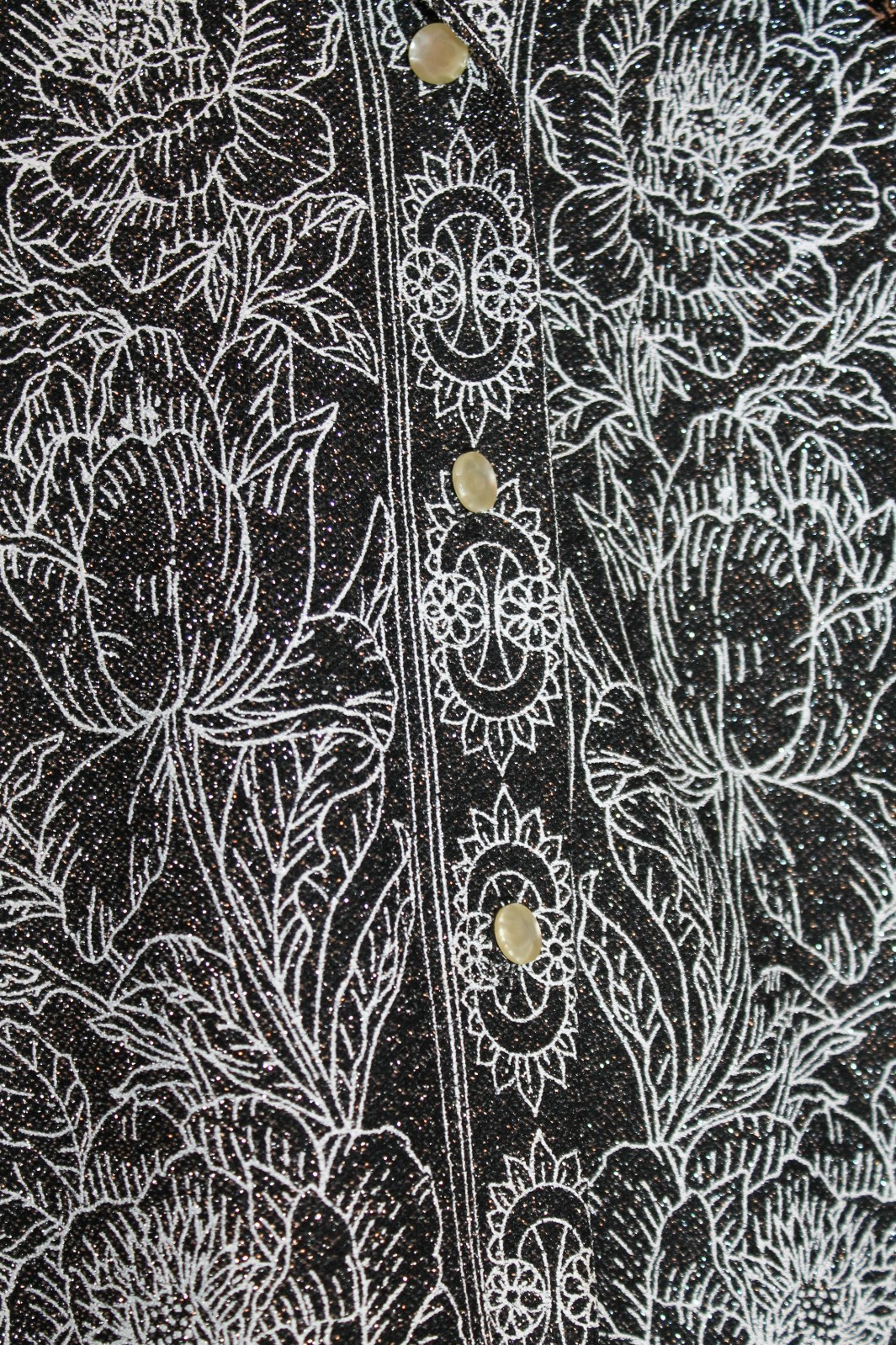 Unbranded vintage black/silver blouse No size tag (Approx M) Made in USA