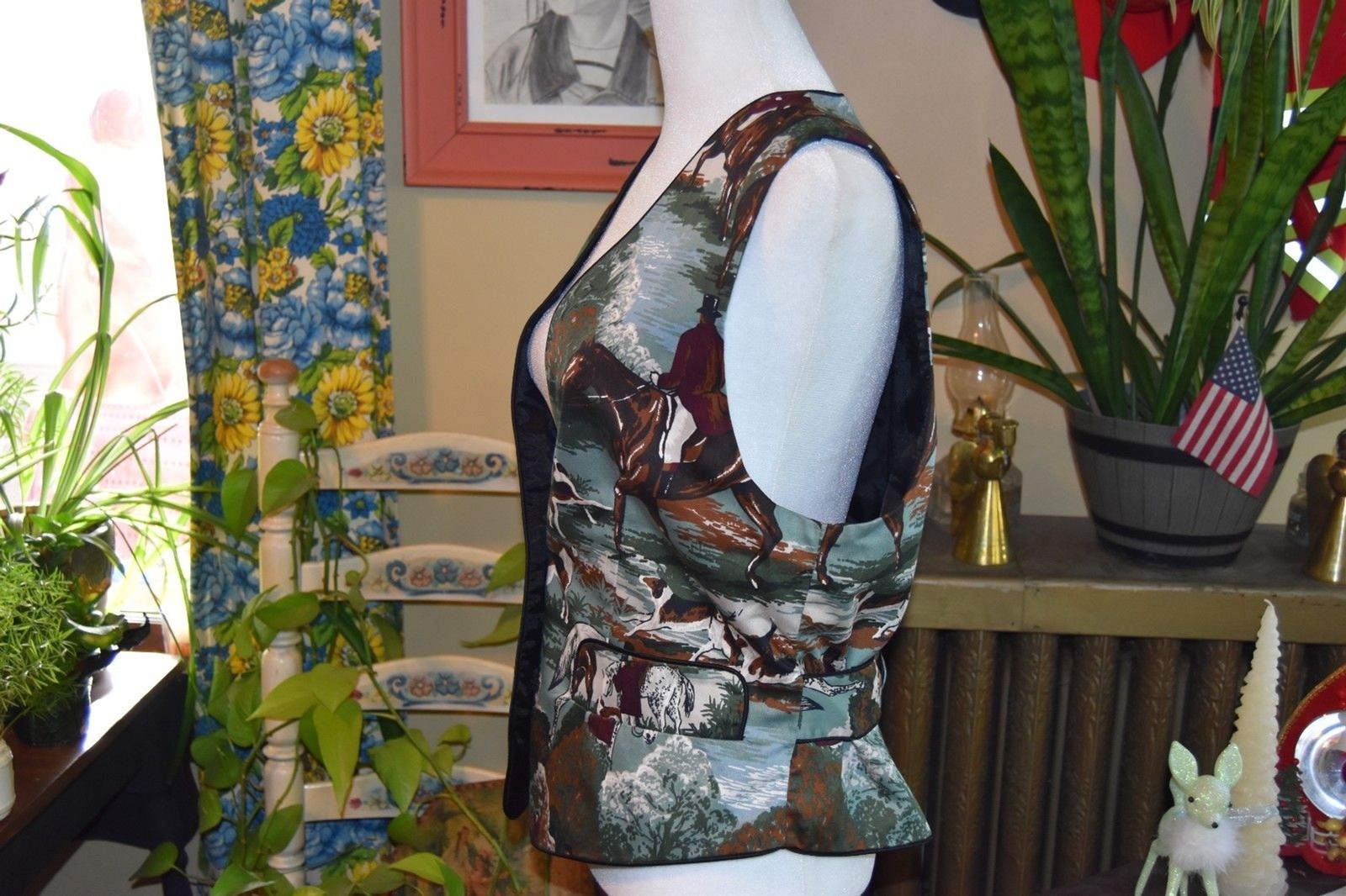 Vintage 80s Crazy Horse Liz Equestrian Vest The Hunt Button Back Size Medium
