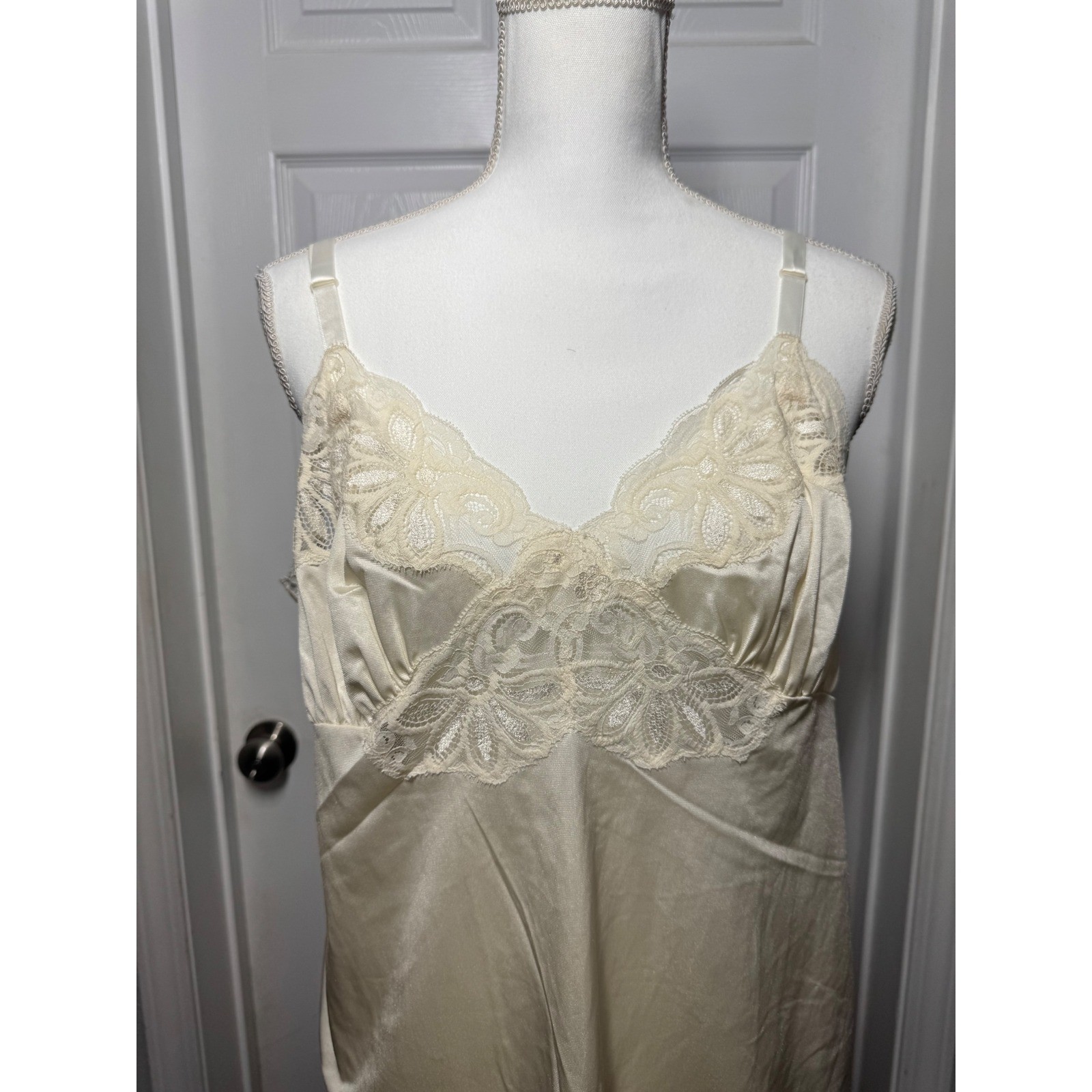 Shadowline Vintage Lace Trim Camisole Top 42 Ivory Cream Good Adjustable Straps