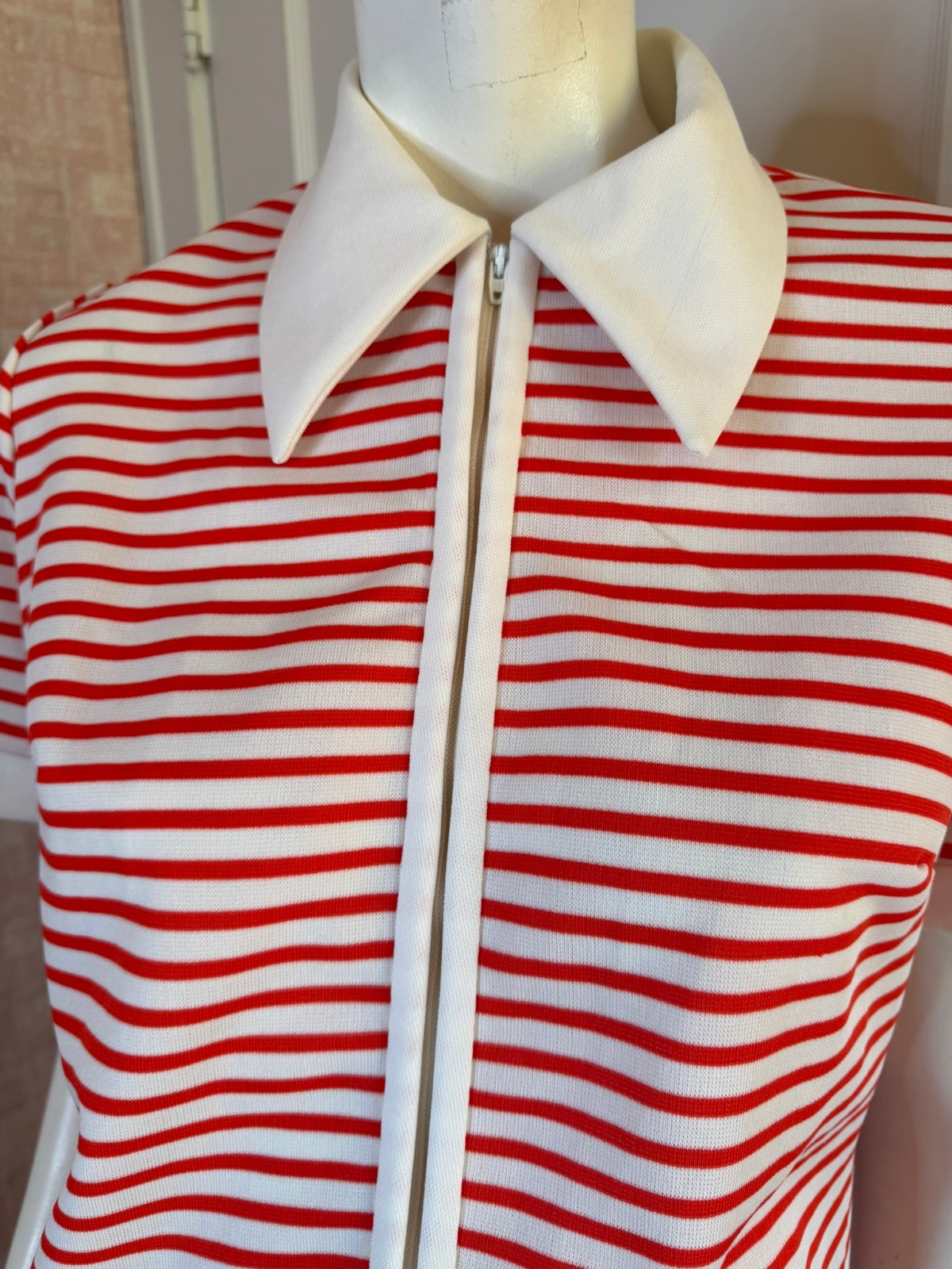 Vtg Red & White Knit Short Sleeve Collared Zipper Front Twiggy Mod Dress sz L