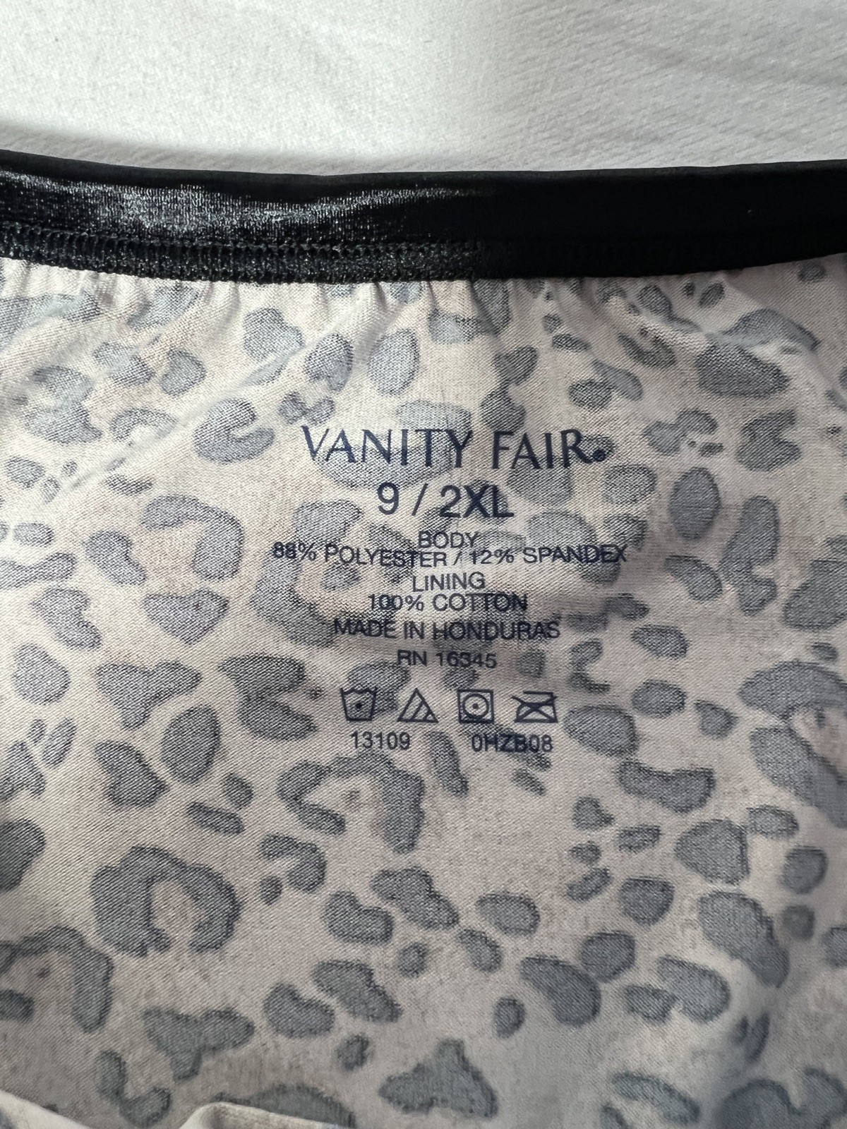 Soft & Silky Vanity Fair Illumination 9/2XL Granny Panty Brief Leopard Print