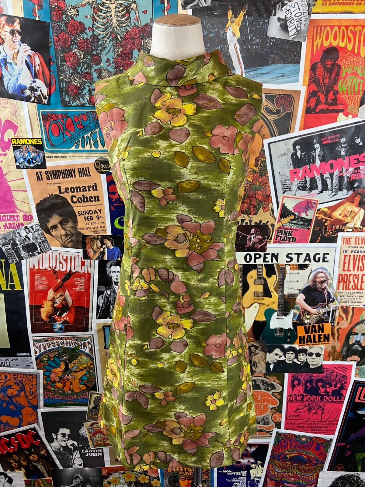 Vintage 60s Green Tropical Floral Print Band Collar Sleeveless Sheath Dress Sz 0