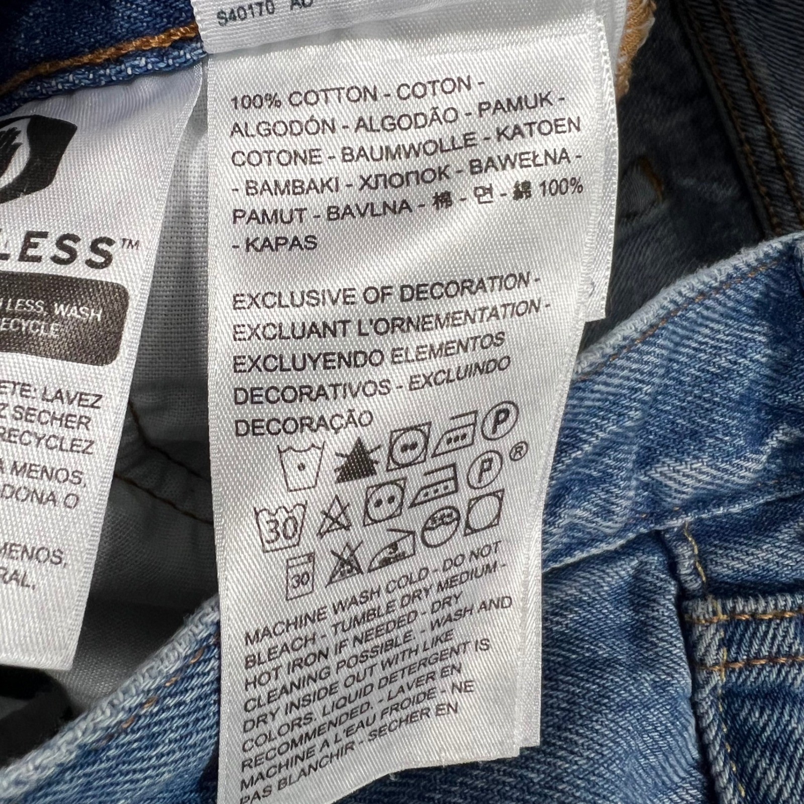 LEVI’S 501 Jeans Womens Size 26×26 Medium Wash Distressed Knee Premium Denim XX