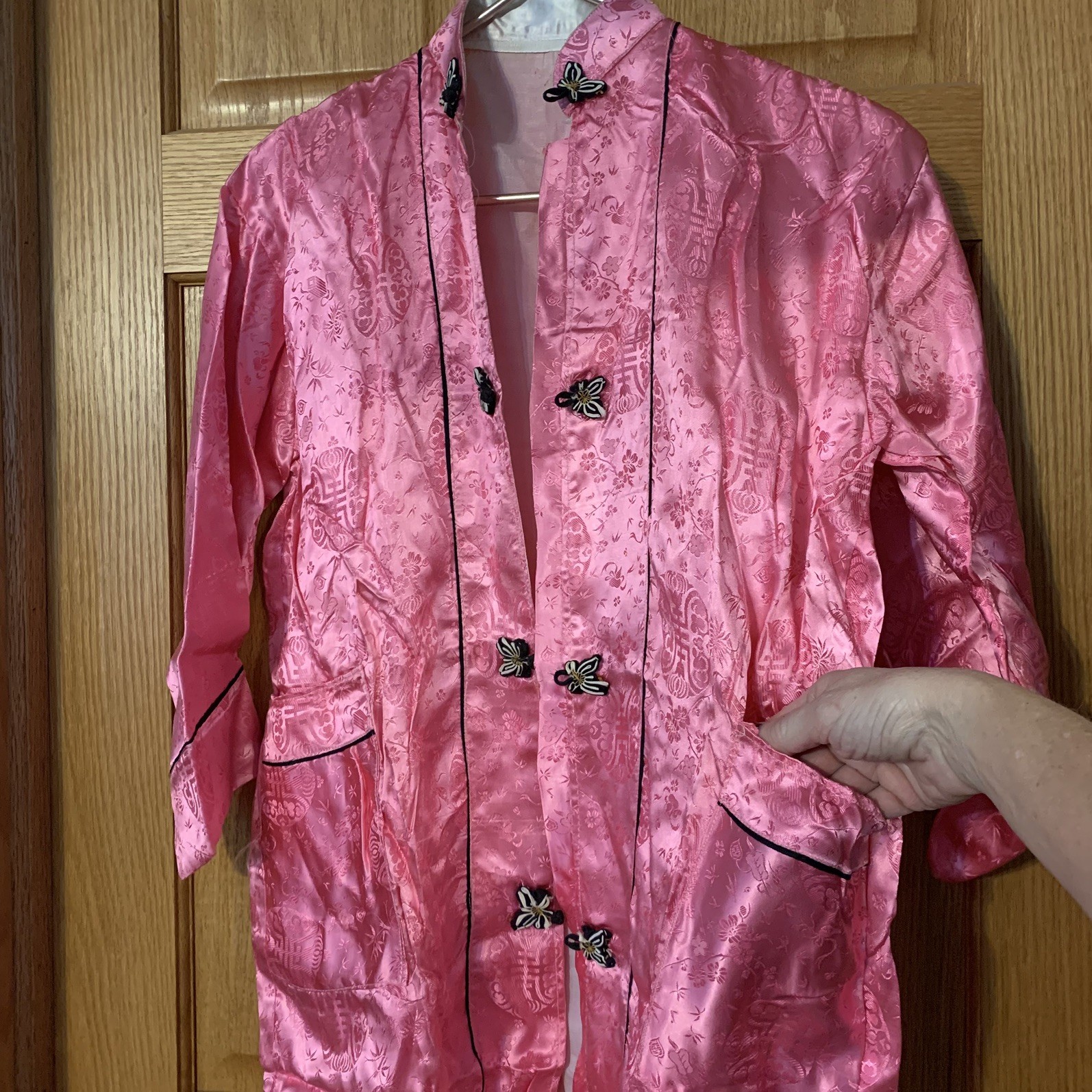 VTG 60s Chinese Satin Bright Pink Floral Brocade Handmade Bath Robe Housecoat M