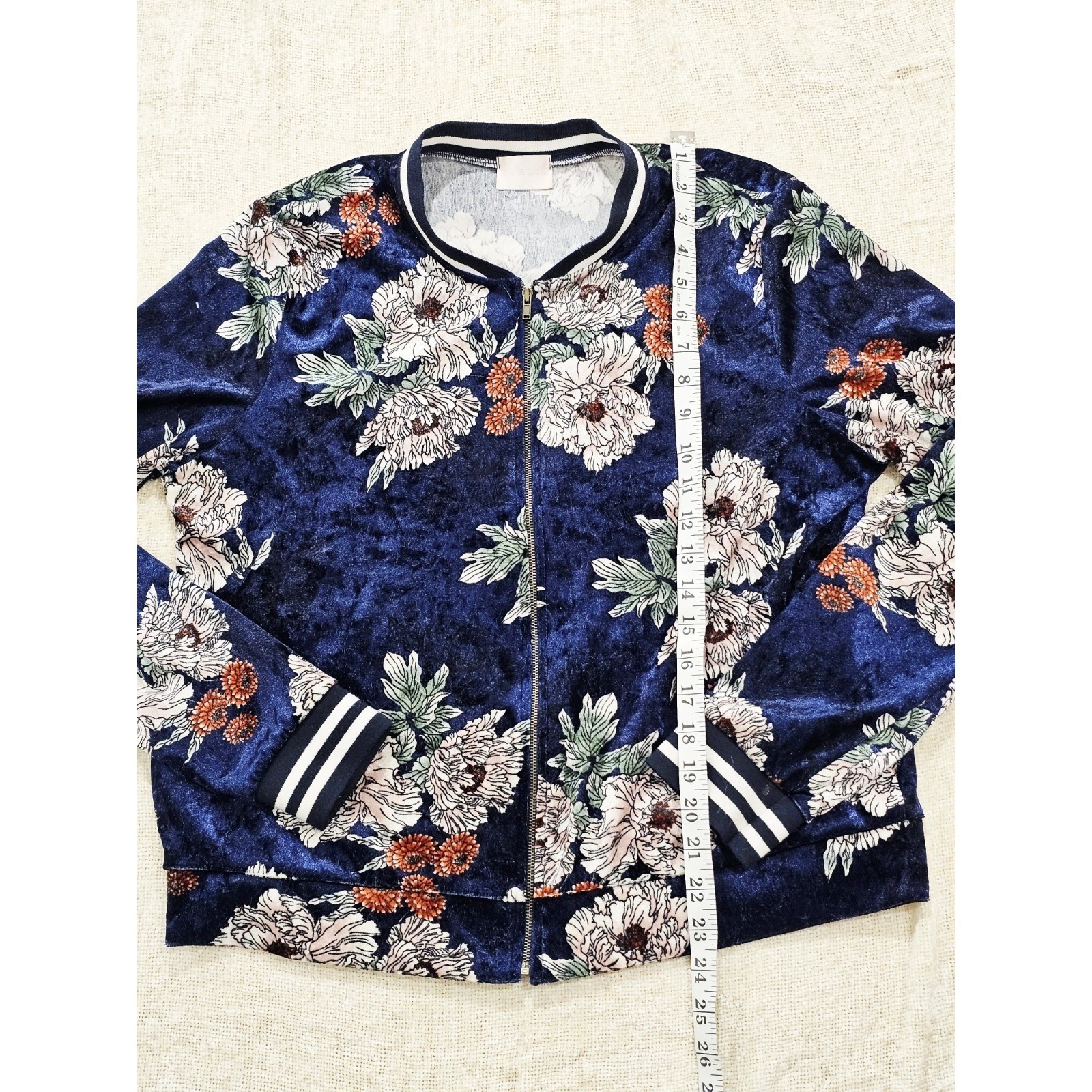 Karlie Women’s Large Wildflower Crushed Velvet Lightweight Zip Up Streetwear