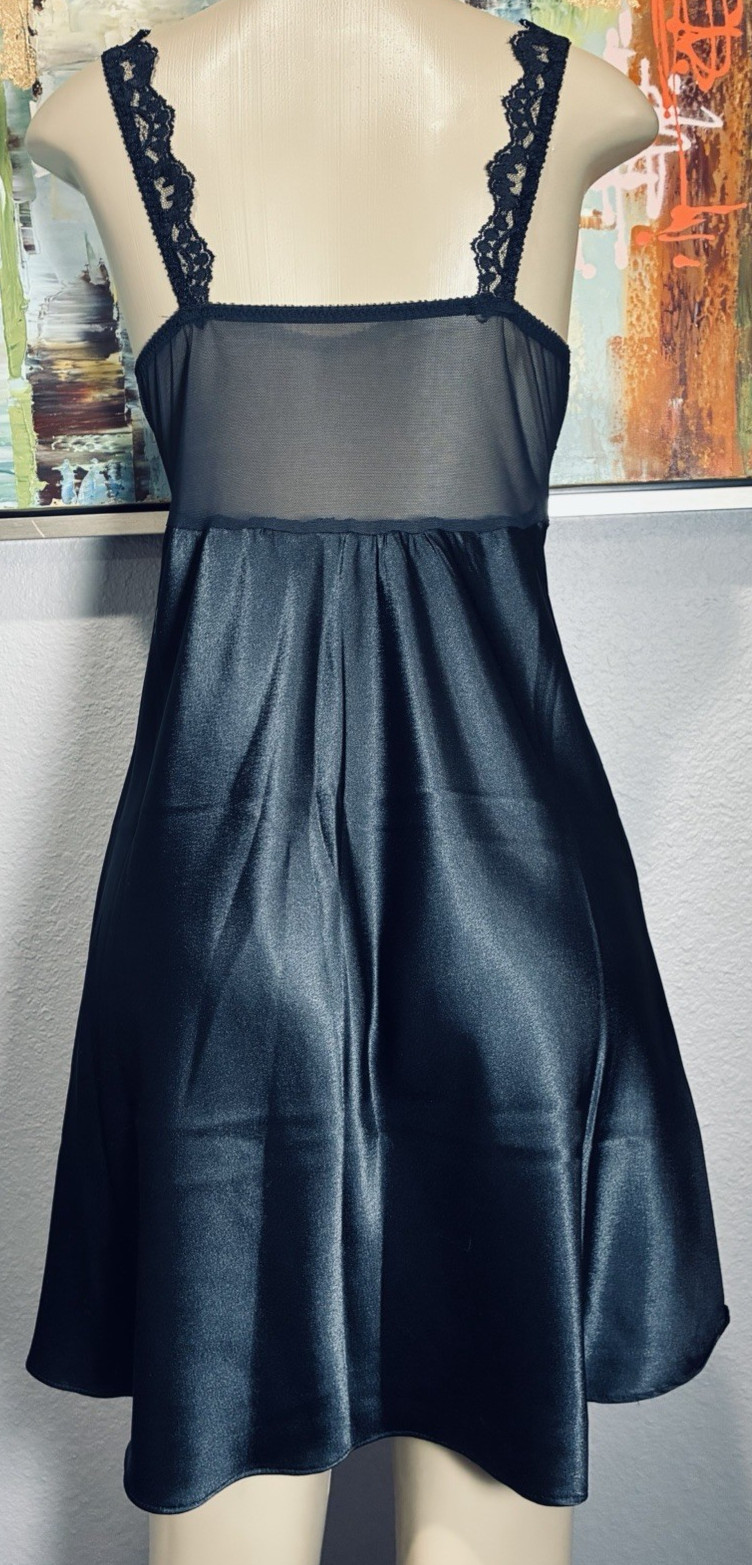 Vtg Victoria’s Secret Black Satin Push Up Bra Slip M