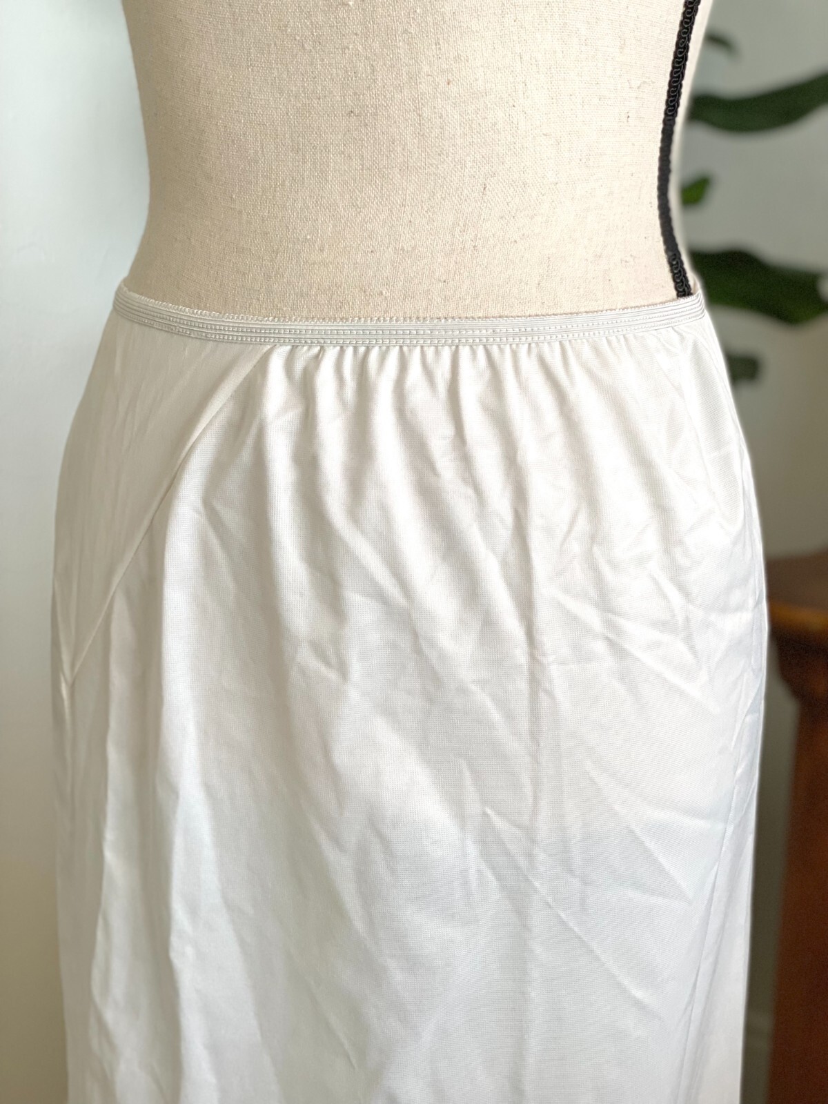 Vintage Wilmot Slip in Creamy White size Small, Vintage Long Slip, 60s Fashion