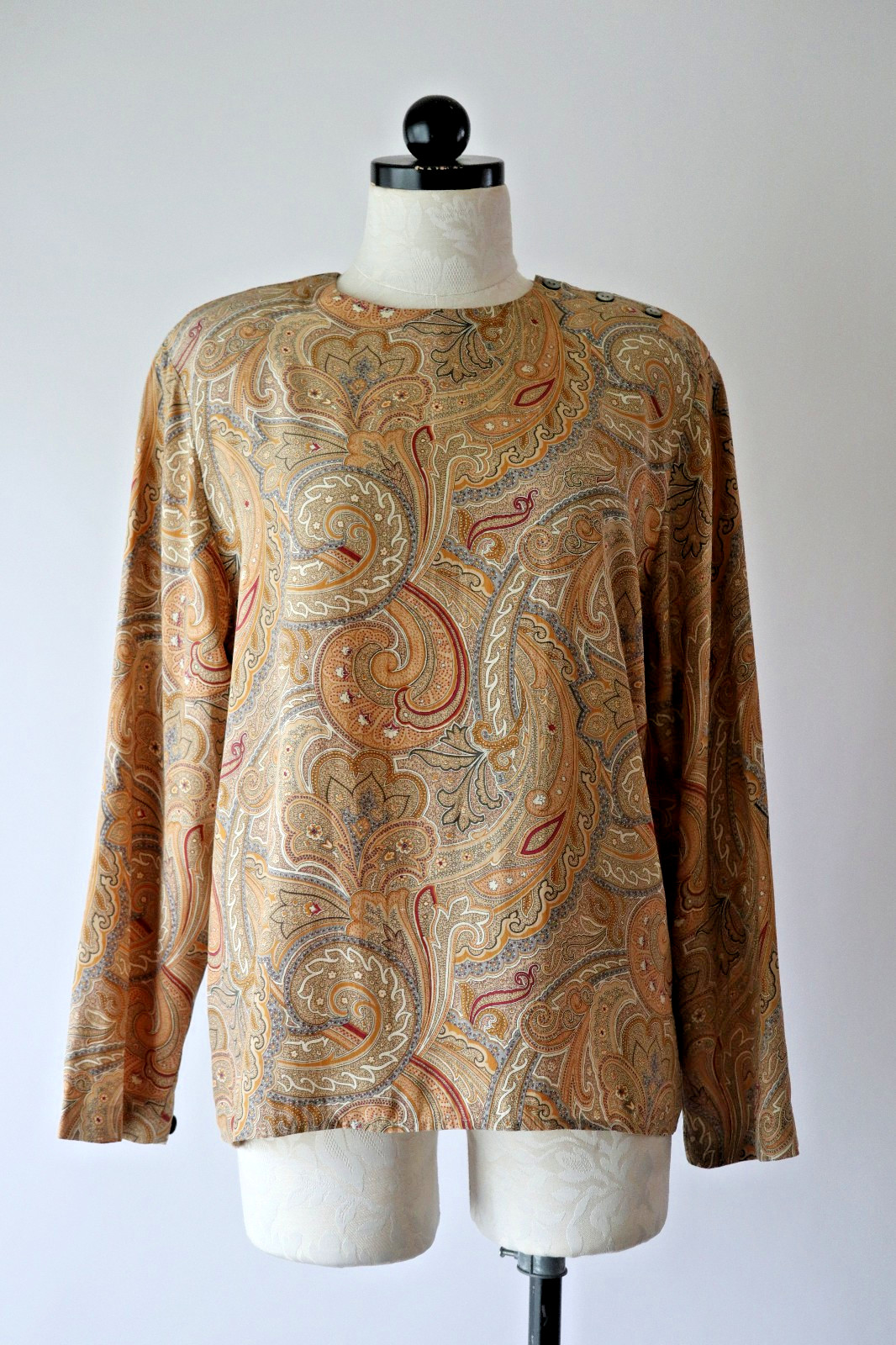 1990s Vintage Tan Beige Paisley Silk Minimalist Top Pants Two Piece Set Suit S M