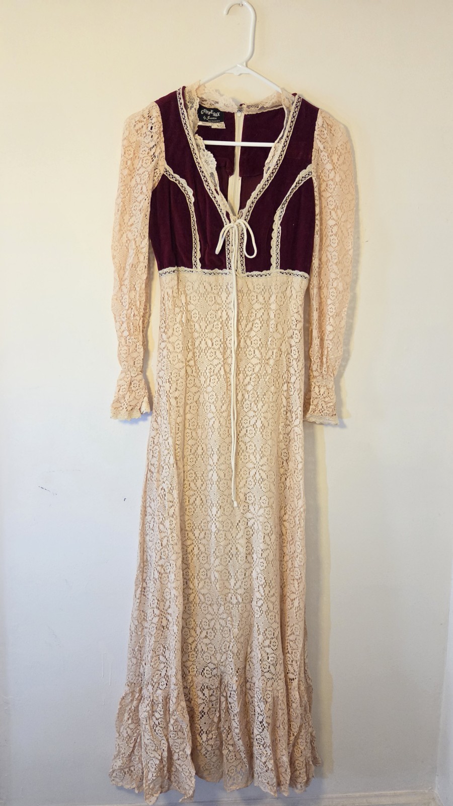 Gunne Sax by Jessica Vintage 1970s Burgundy Ivory Lace Maxi Dress Size 9