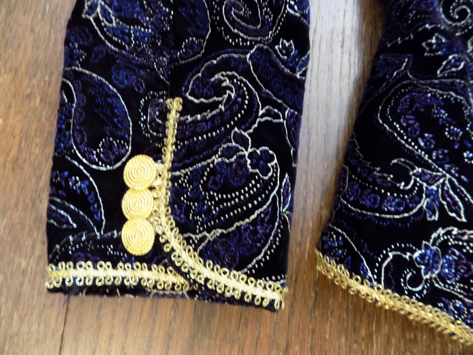 Vtg Velvet Black Brocade Jacket Blazer „braided” Buttons Gold ribbon Trim sz S
