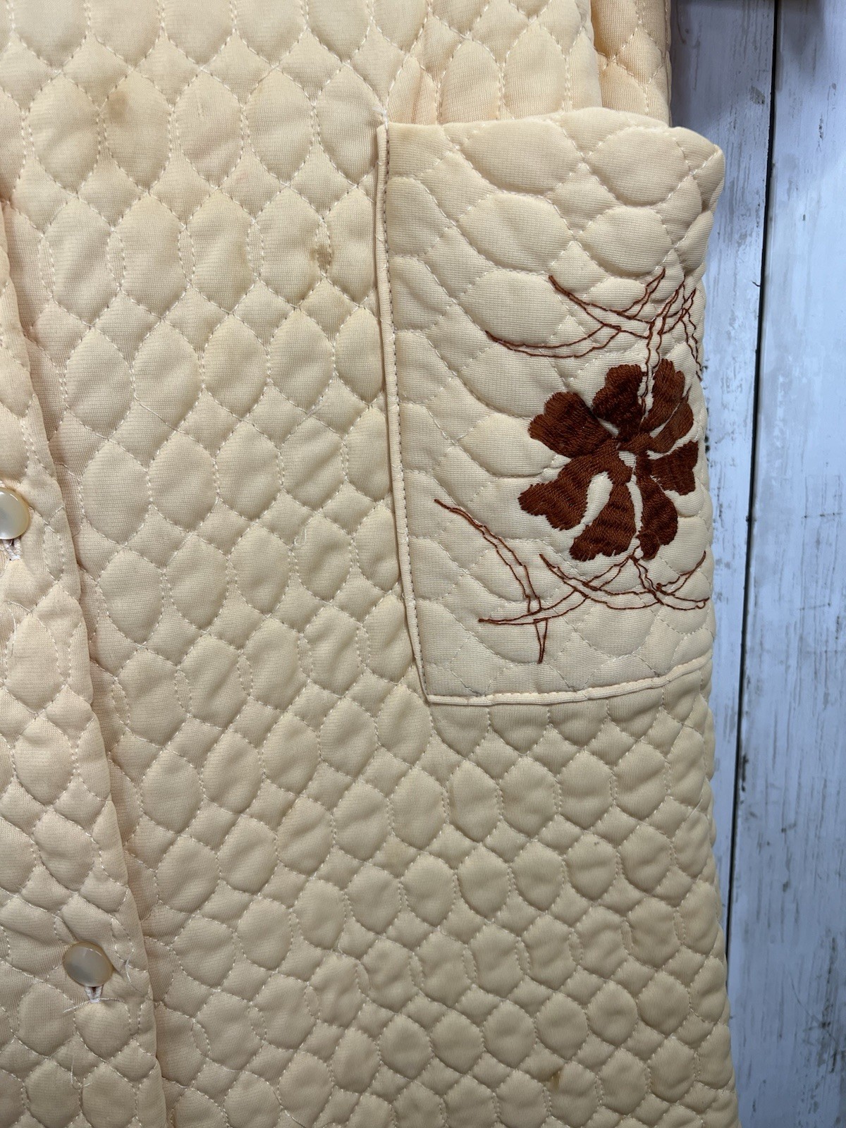 Vintage Quilted Peach Robe Embroidery Pockets No Size Button Polyester Imperfect