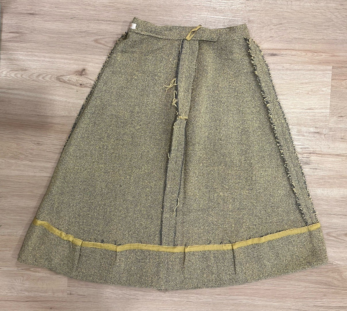 Vintage Saks Fifth Avenue Textured Mod A-Line Twiggy CONMAR Hook Loop 60s Skirt