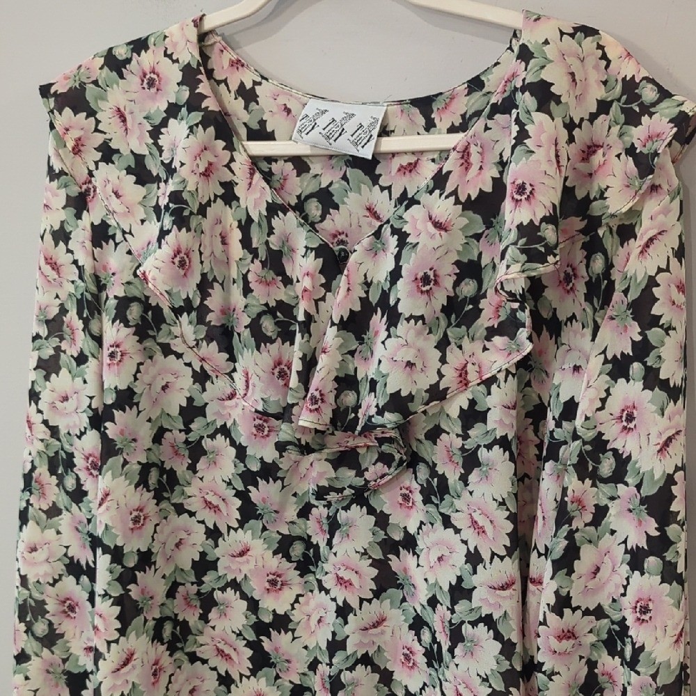 Vintage Floral Blouse Ruffles Long Sleeve size L Made in USA