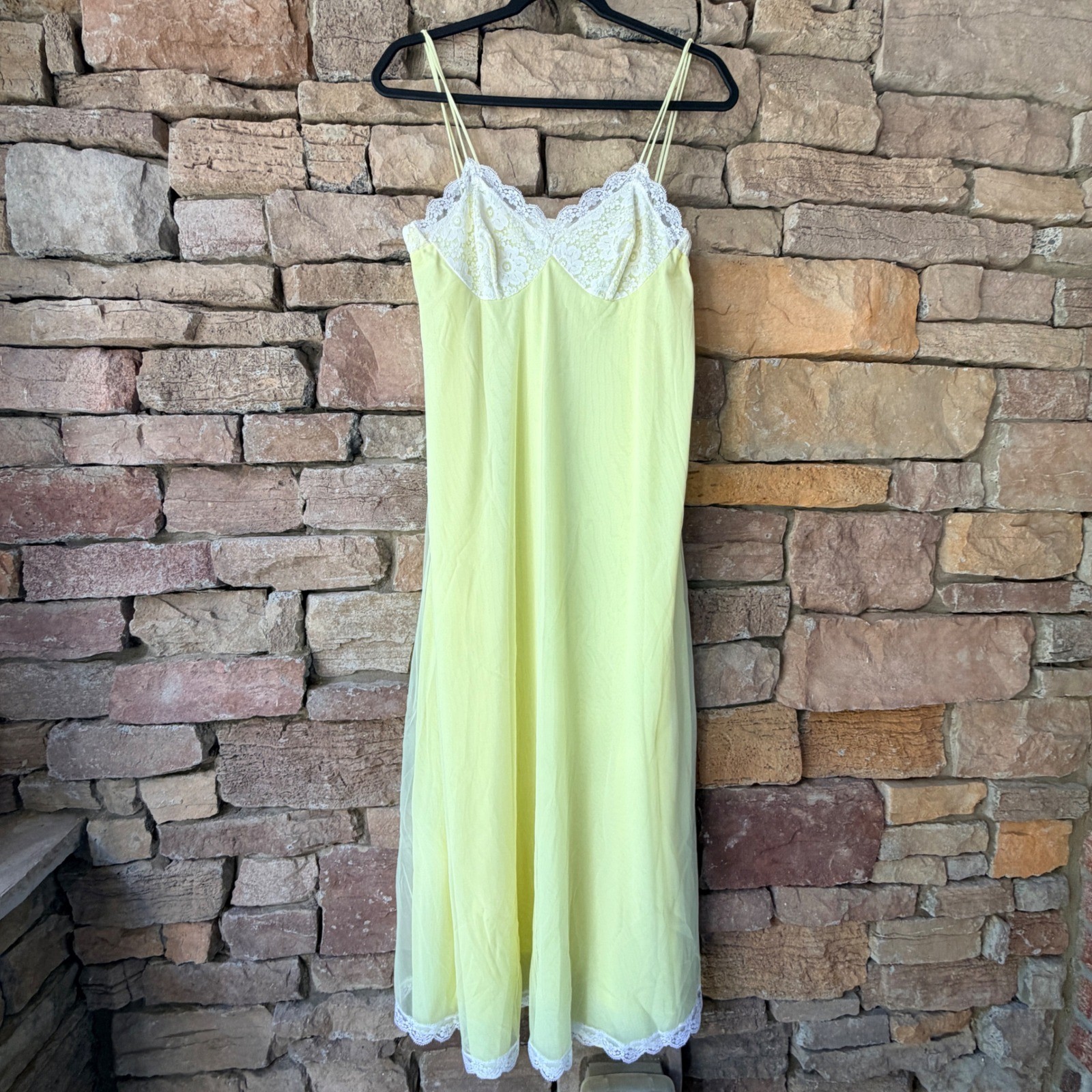 Vintage Warner’s Womens 2PC MAXI Nightgown and Robe Yellow Lace SET Coquette