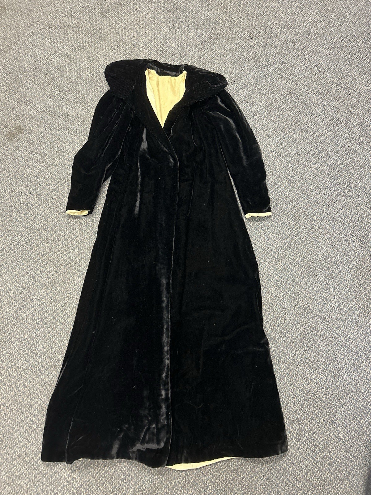 1930s Silk Velvet Opera Coat Jacket Holiday Dress Bishop Sleeve Vintage