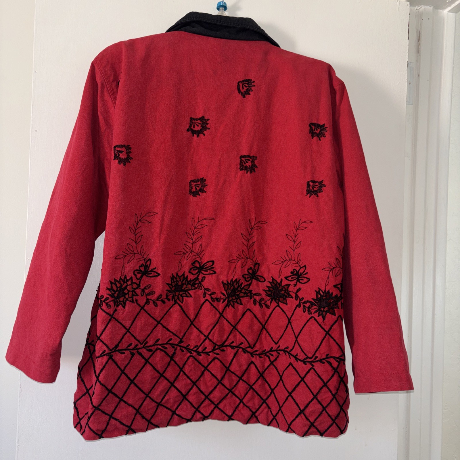 Jacket 100% Silk VTG Great Cavalier Embroidered Red Sz M Women’s Button Up