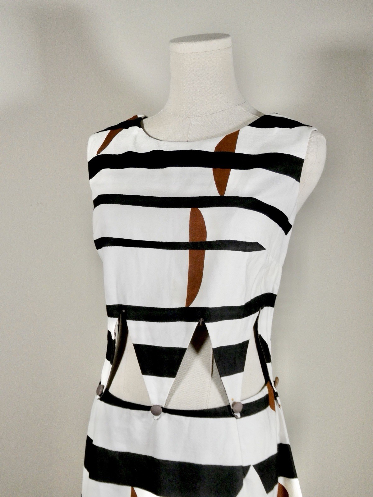 Vintage 1960s Triangle Cutout Dress Op Art Mod Monochrome 60s Medium M Cut Out
