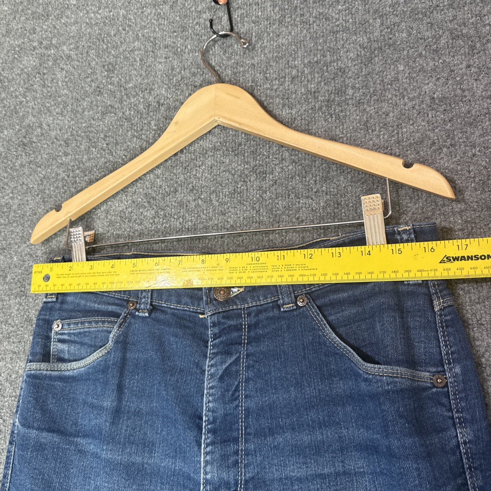 Levis Movin On Denim Jeans Size 34×32 Black Tab 5 Pocket Distressed