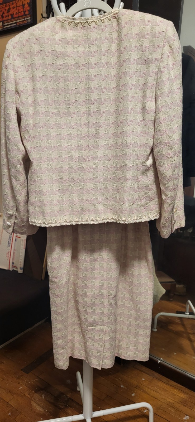 Vintage JAEGER Great Britain Pink & Beige Silk Tweed Jacket (6)& Skirt (8) Suit