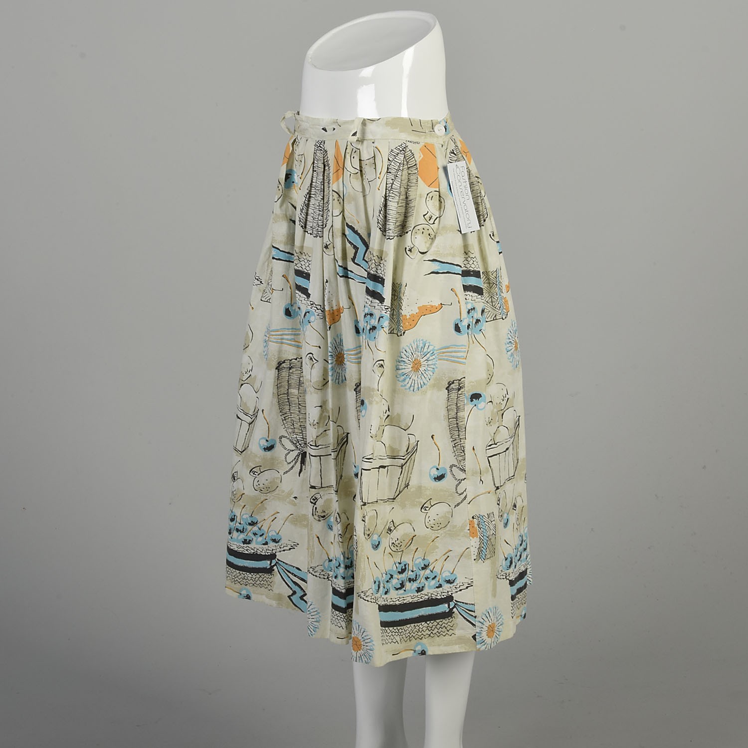 Medium 1950s Novelty Cotton Skirt Beige Tan Blue Orange Food Wine Tea Length