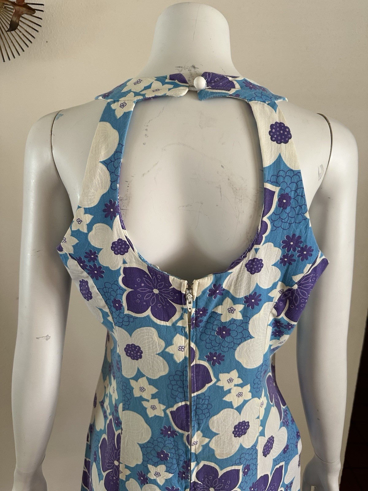 1960s Evelyn Pearson Hawaiian Mod Dress Keyhole Back Floral Mini Talon Zip VTG