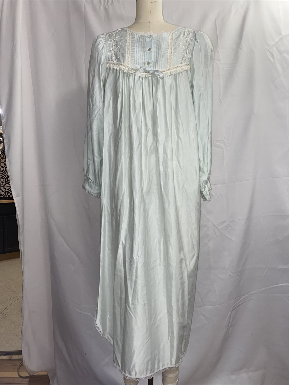 Vintage 1970s NWT Barbizon Womans Pastel Mint Green Cuddleskin Nightgown Floral