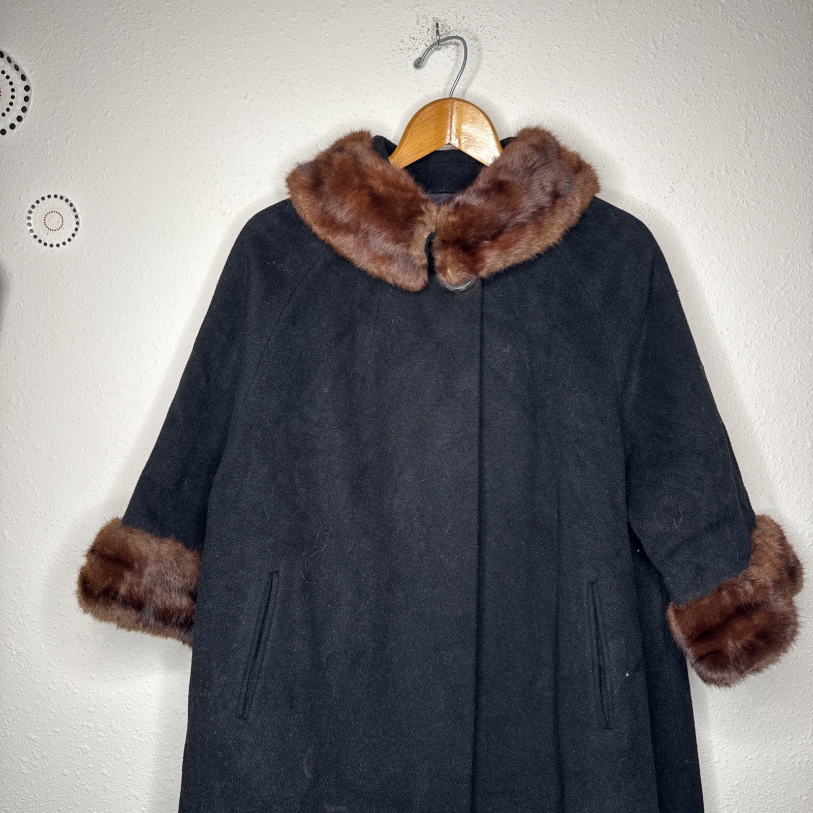 Vintage 1960s Wool Coat with fur collar And Trim Union Made, A-Line Size Large