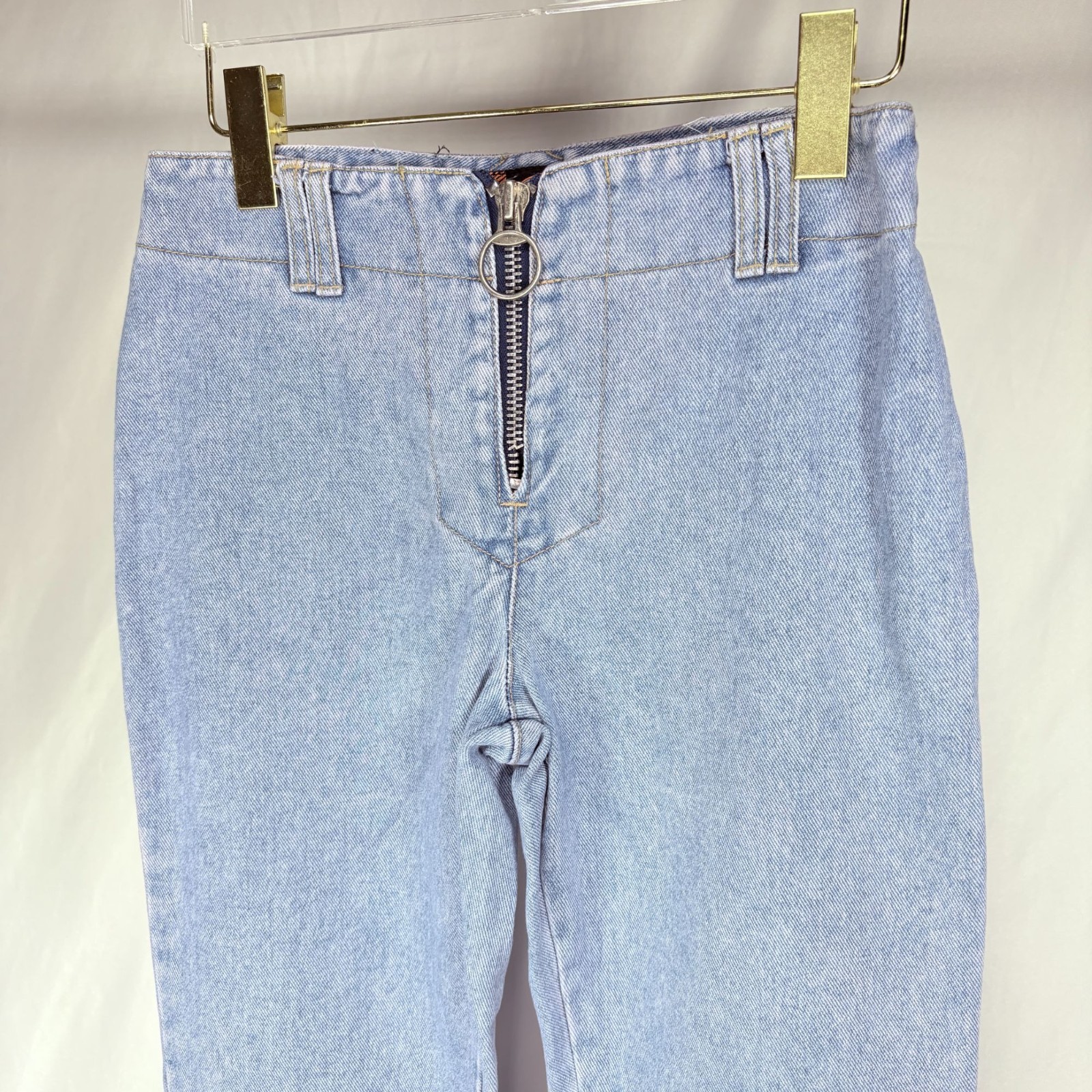 Vintage No Excuse Y2K Women’s Light Wash No Pocket O Ring Zipper Denim Jeans 30″